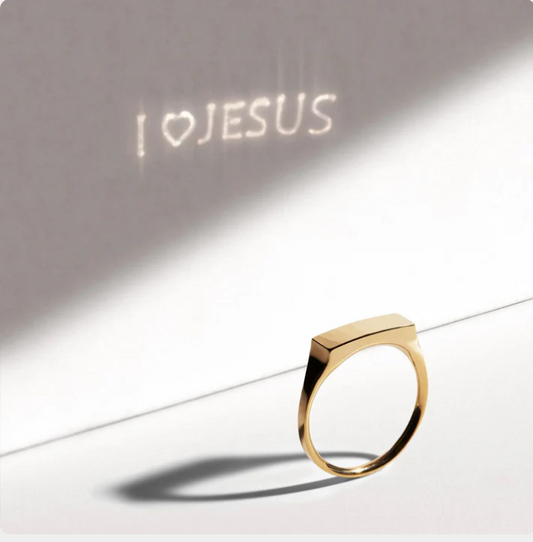 The Faithera Light Projecting "I love Jesus" Ring